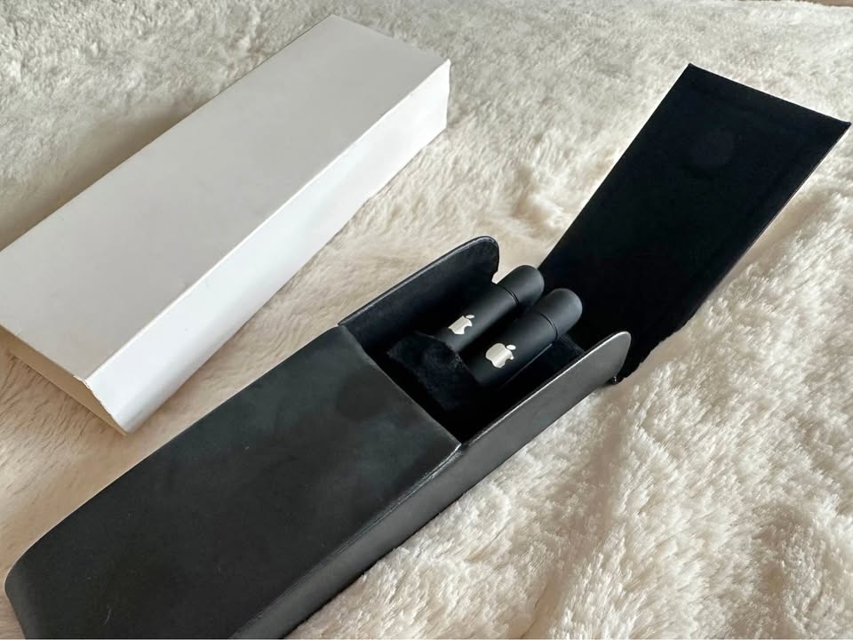 Rare Collectable 2 Black Apple Park Employee Ink Pens With Magne