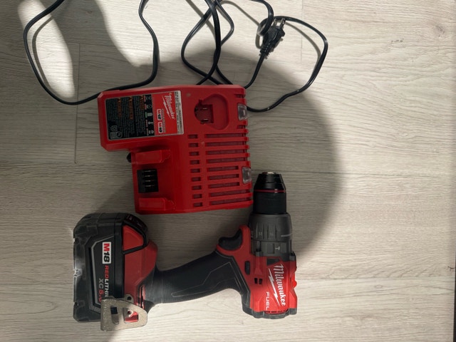 Milwaukee M18 Fuel Hammer Drill w/ Battery & Charger