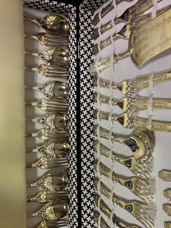 SUPER INOX SILVER FLATWARE - VINTAGE ITALIAN-64 pieces - photo 3
