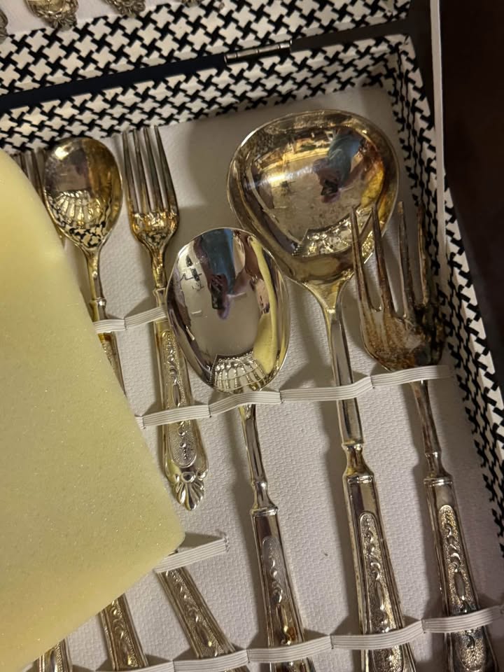 SUPER INOX SILVER FLATWARE - VINTAGE ITALIAN-64 pieces - photo 4