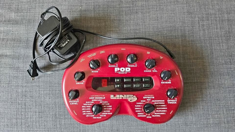 Line 6 POD 2.0 Multi-Effect & Amp Modeler - RED
