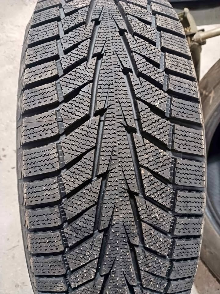 215 65 r16 NEW HANKOOK WINTER I*CEPT WINTER TIRE