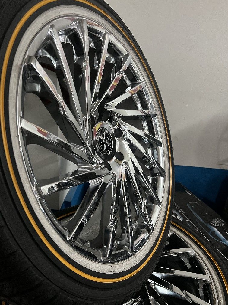 22" Wheels With Vougues W/305/40/22 Gold & White - photo 2
