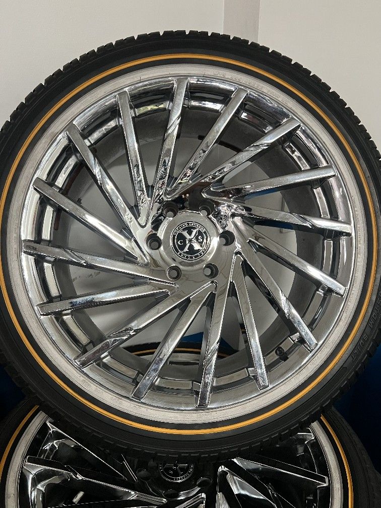 22" Wheels With Vougues W/305/40/22 Gold & White - photo 5