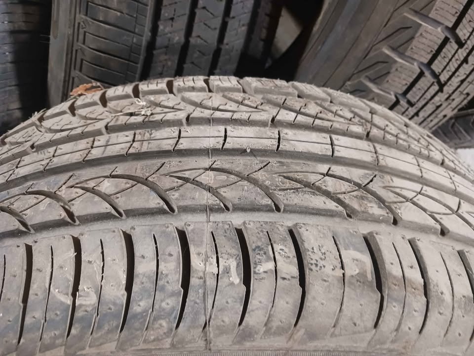 215 45 R18 NEW PIRELLI PZERO ALL SEASON TIRE - photo 2