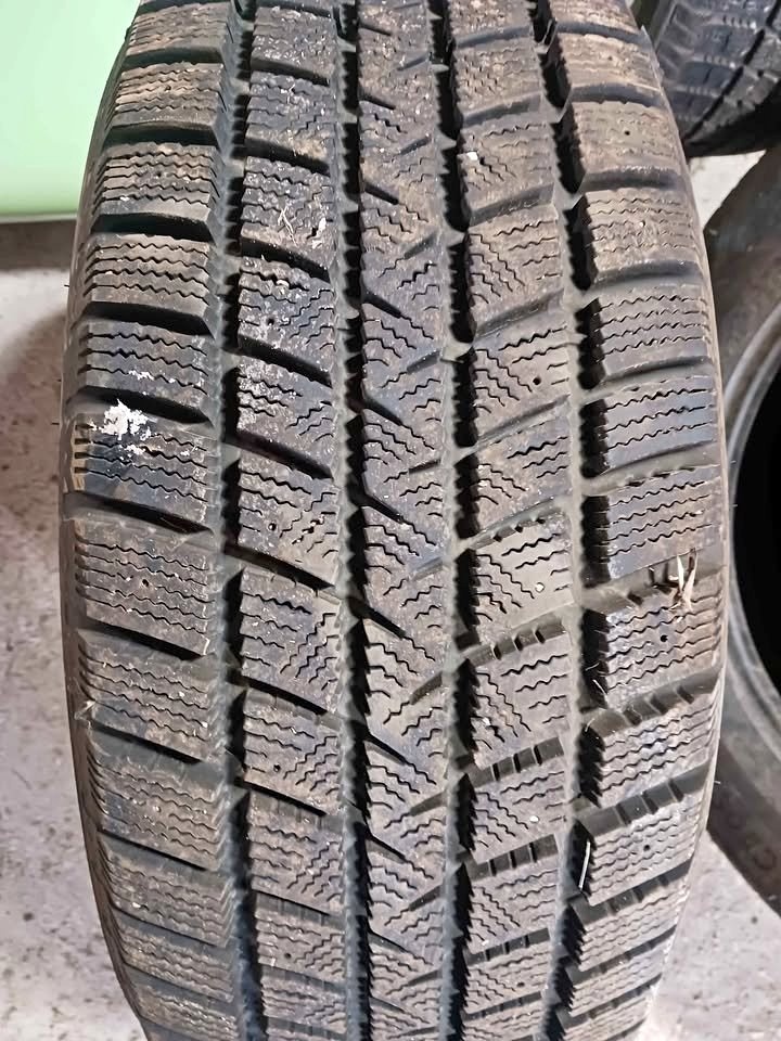 235 55 R17 Goodyear Winter Command Winter Tires (Set of 4)