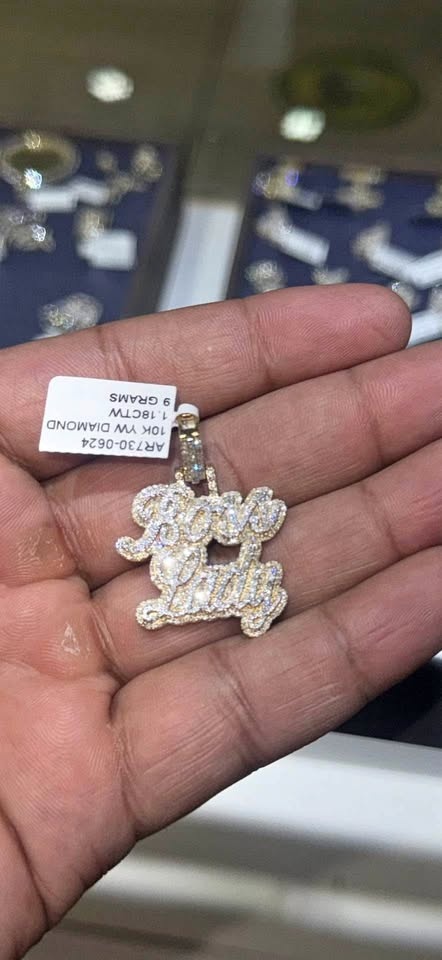 Ladies pendant 10kt gold and natural diamonds
