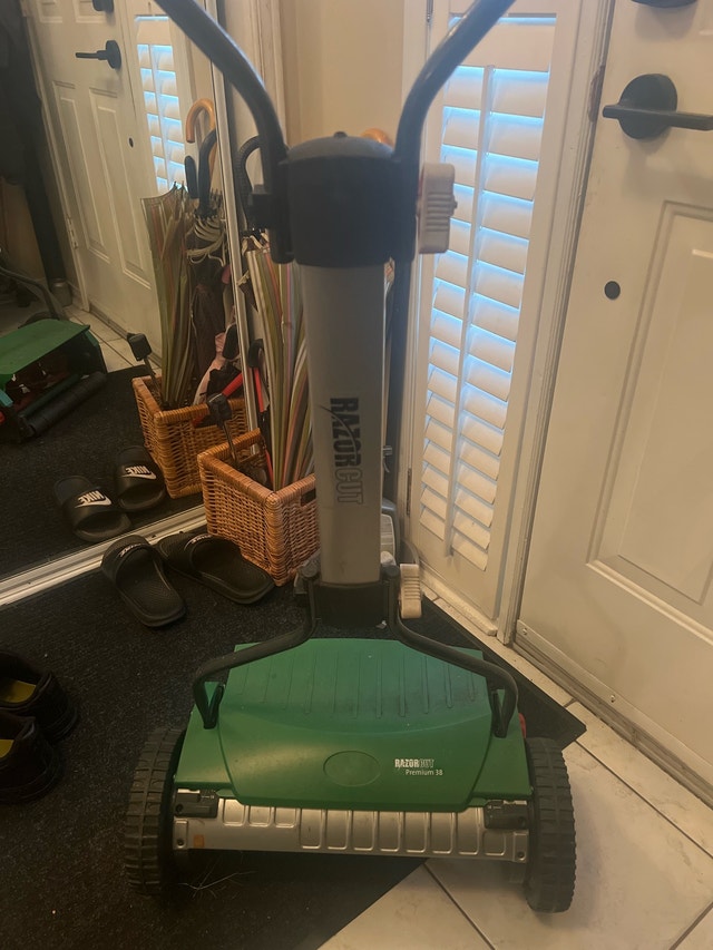 RazorCut Premium 38 Lawn Scarifier
