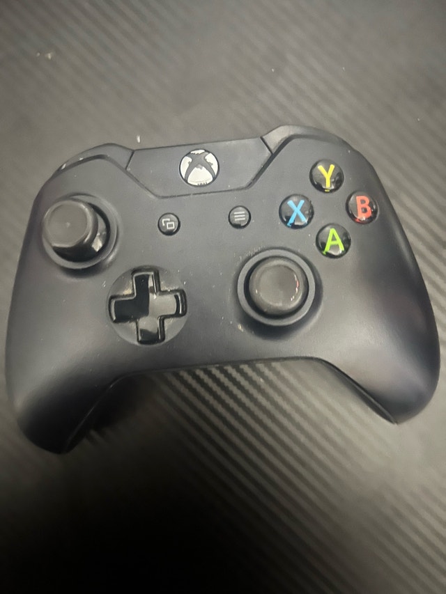 Xbox One Controller - Black