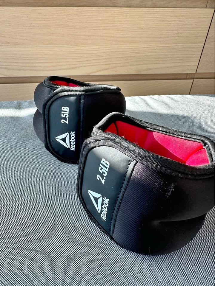 Reebok weights 2.5lb