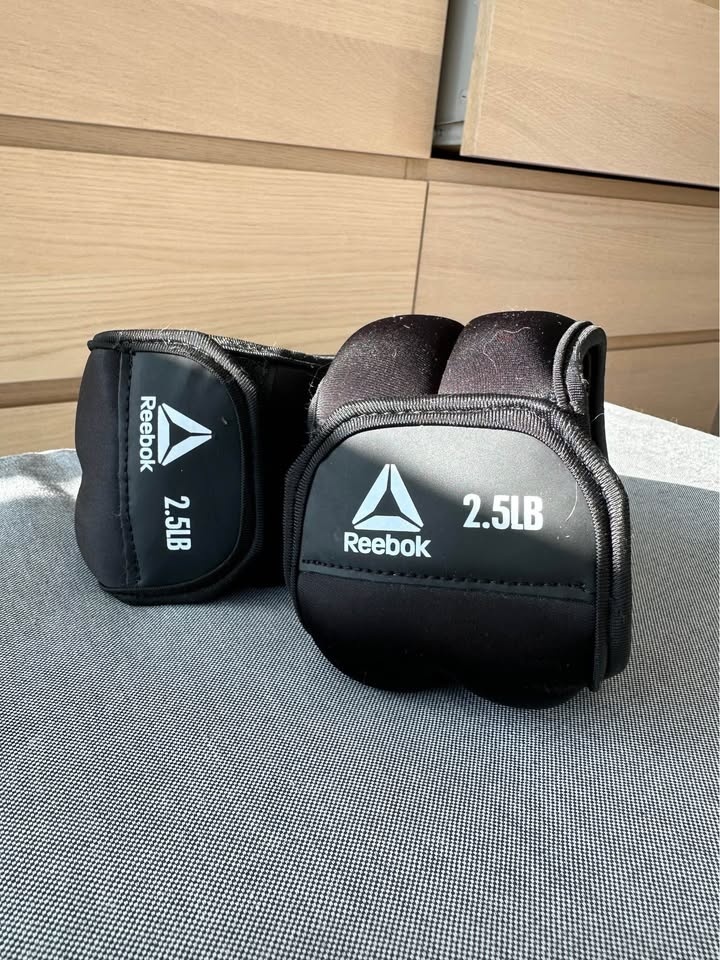 Reebok weights 2.5lb - photo 2