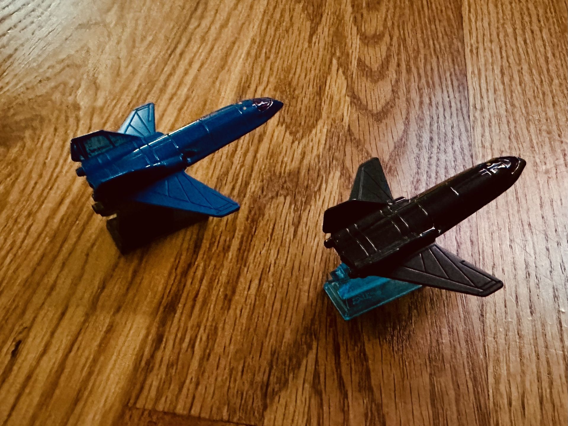 2 x Hot Wheels X-Men Black Bird X-Jet Die Cast Models - photo 3