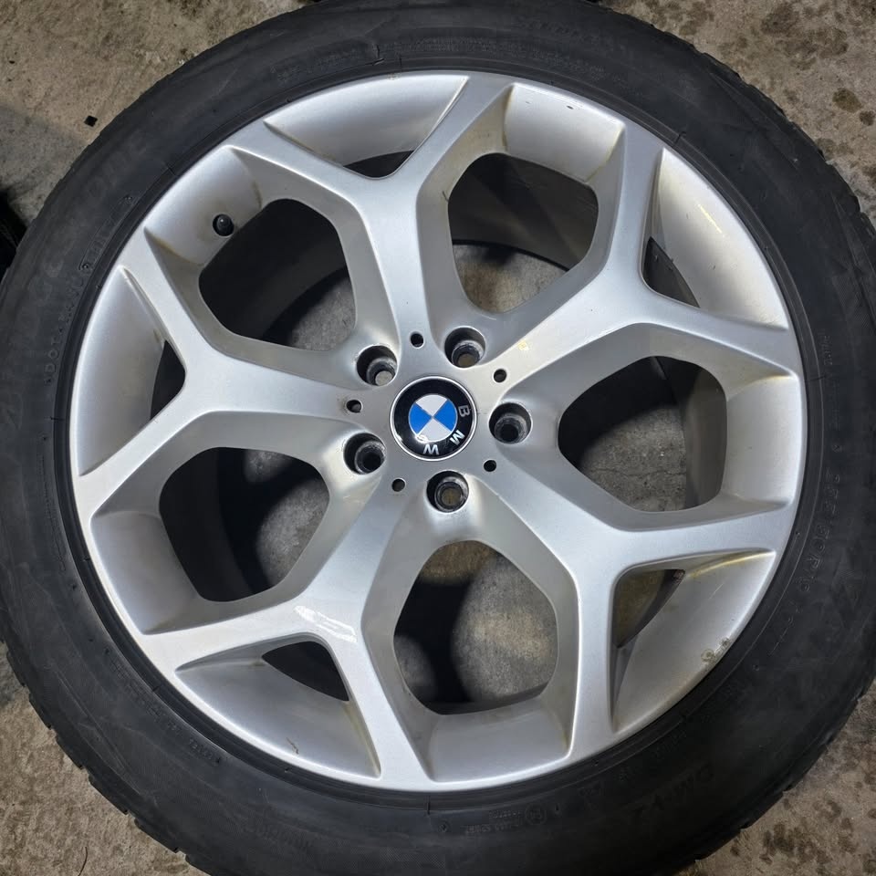 19 inch Silver Alloy Rims 5x120 Bolt Pattern - photo 2