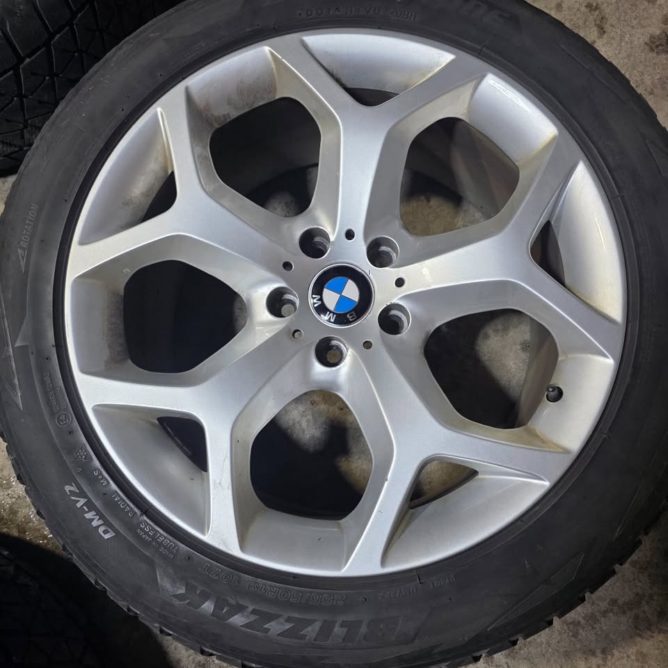 19 inch Silver Alloy Rims 5x120 Bolt Pattern - photo 4