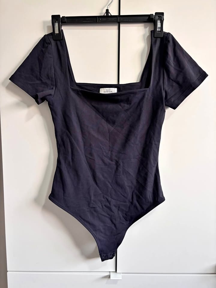 Aritzia Babaton Original Contour Squareneck Bodysuit M