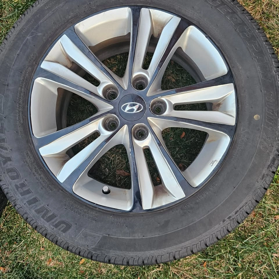 205/65/16 Uniroyal Tires with Hyundai Rims 5x114.3 - photo 2