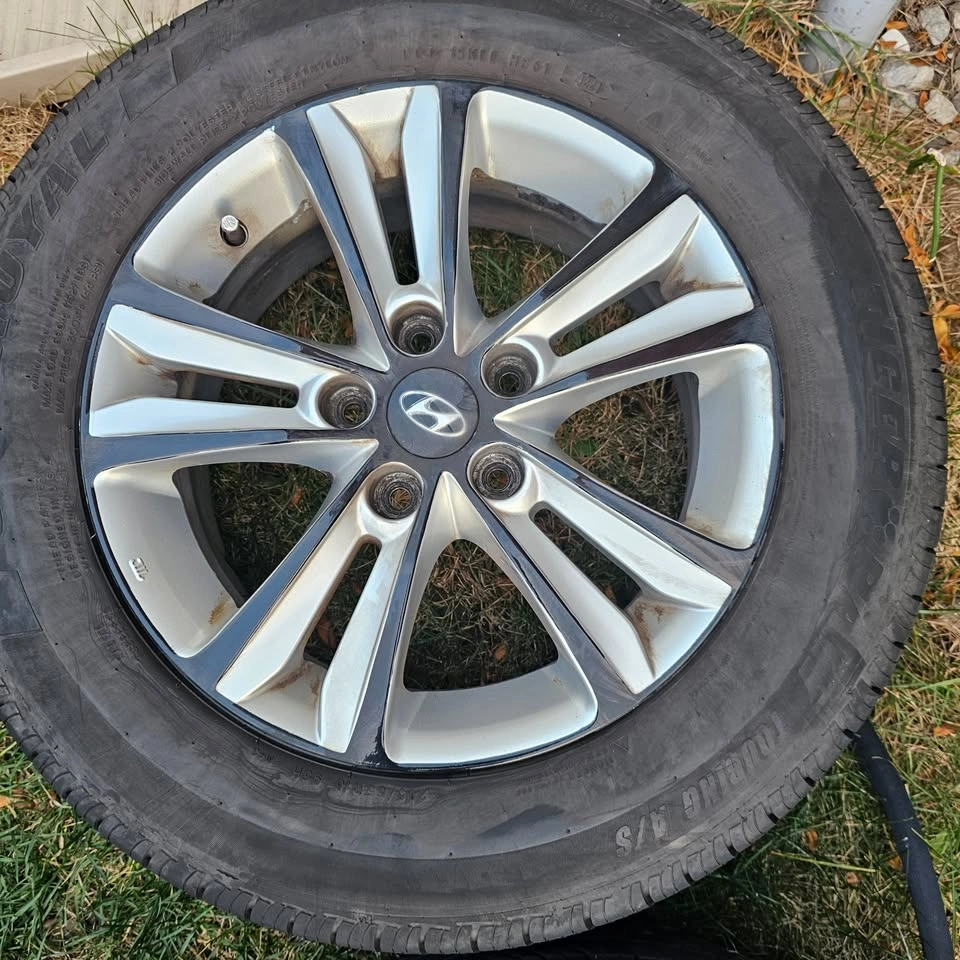 205/65/16 Uniroyal Tires with Hyundai Rims 5x114.3 - photo 3