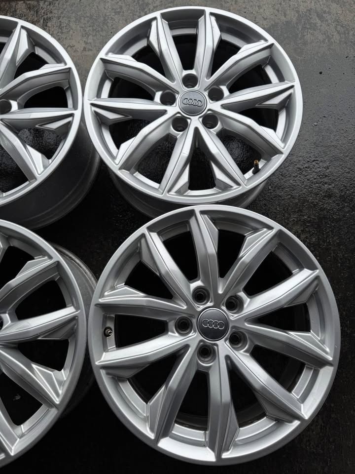 17 inch Audi OEM Rims (5x112 Bolt Pattern) - photo 2