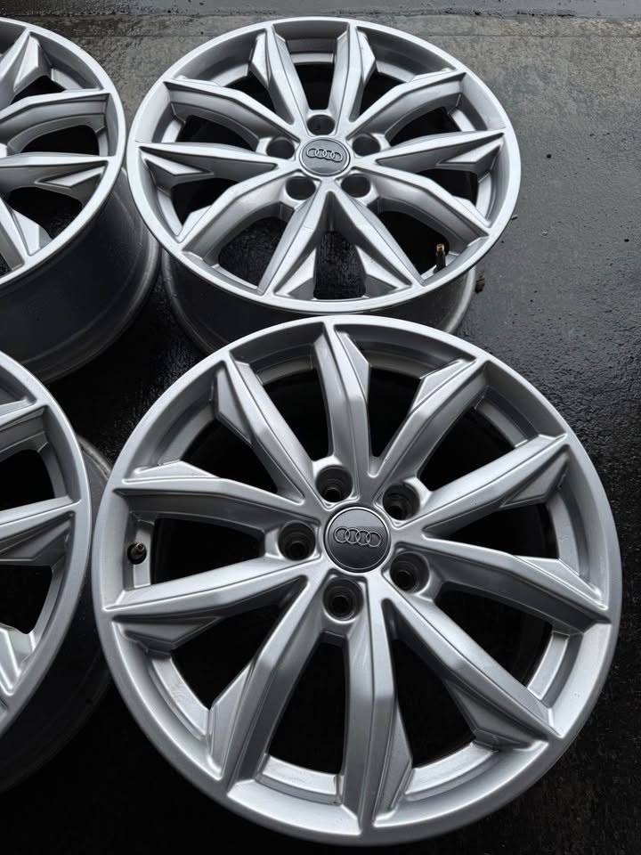 17 inch Audi OEM Rims (5x112 Bolt Pattern) - photo 4