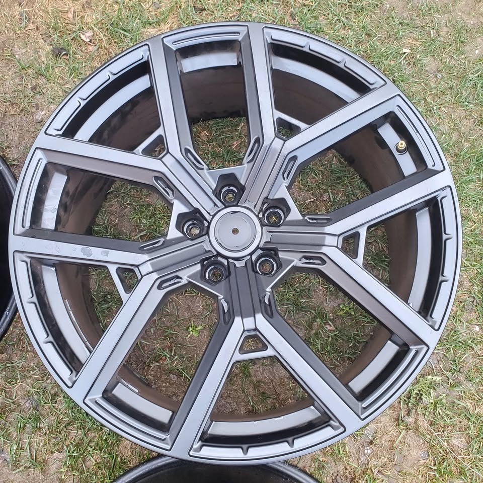 22 inch black alloy rims 5x130 - photo 3
