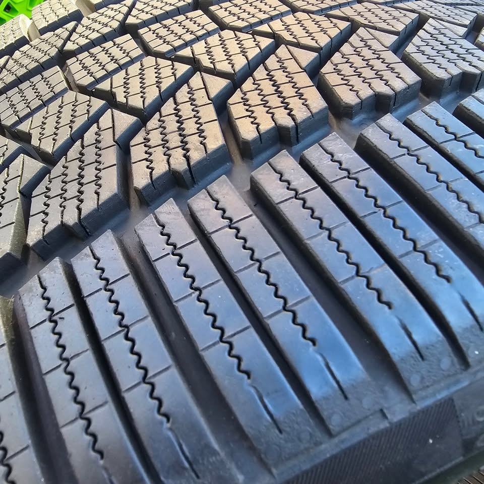 2 Continental Winter Tires 22" 295/30/22 - 90% Tread - photo 5