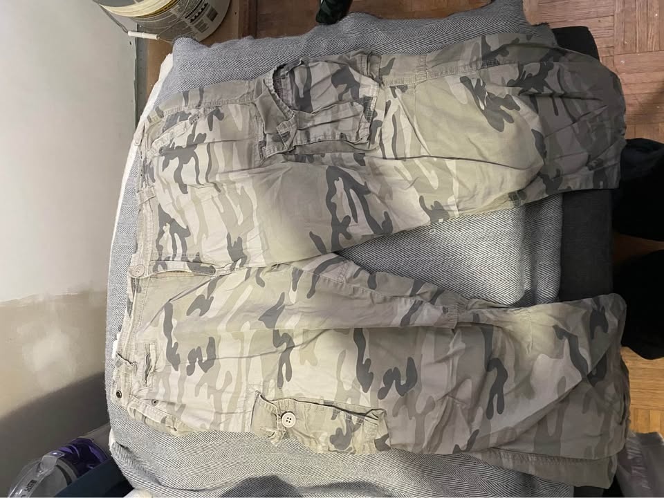 Roots 33 yrs. Lightweight Camouflage Cargo Pants - Size 14 - photo 2
