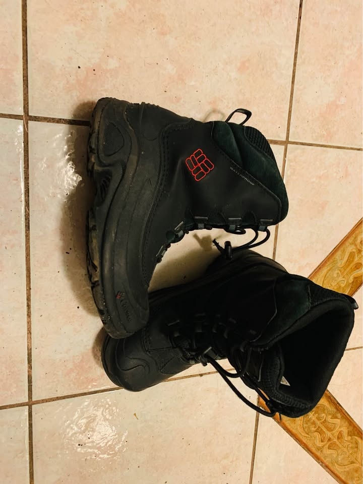 Columbia kids boots size 2 - photo 2