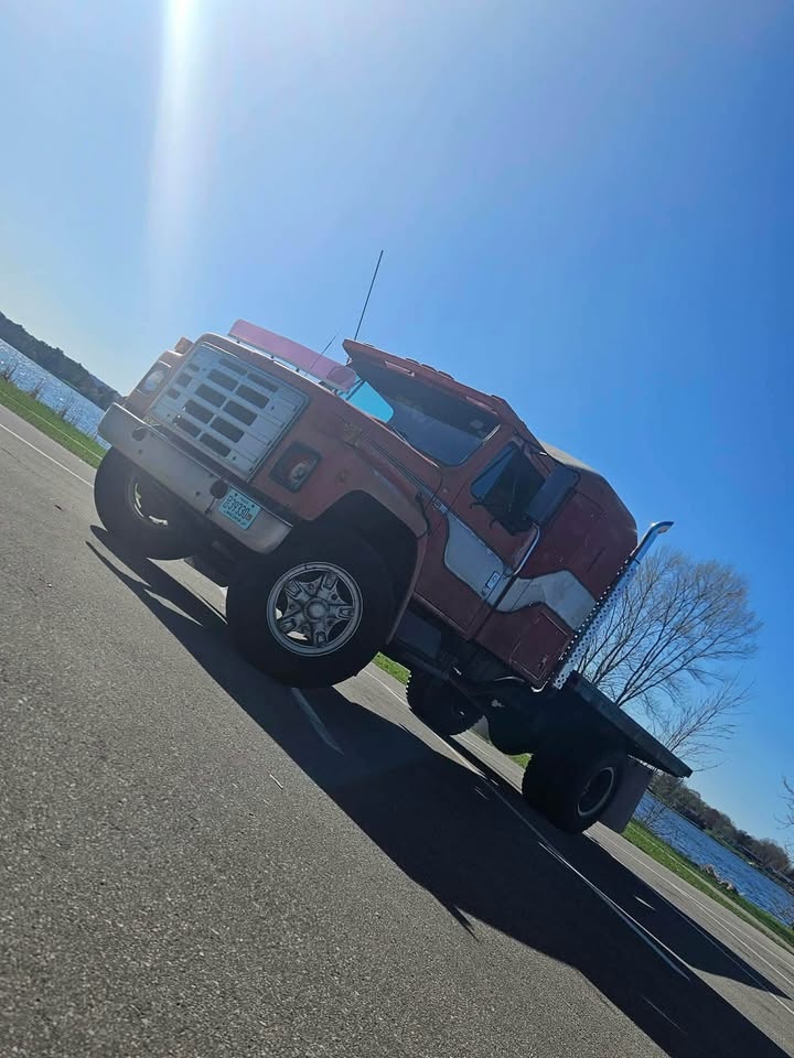 1986 International Truck - photo 2