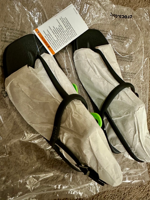 BNWT Women's Crocs Miami Thong Flip Size 7
