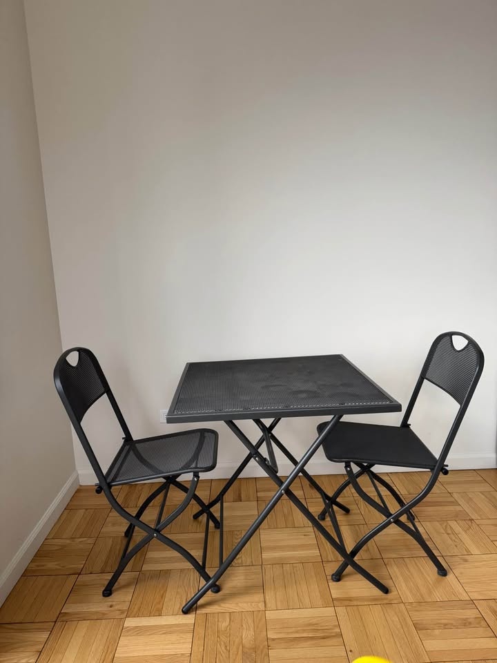 Outdoor Table and chairs