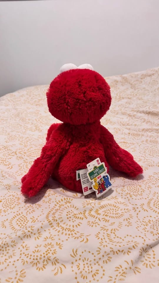 KAWS Sesame Street Uniqlo Elmo Plush Toy - photo 3