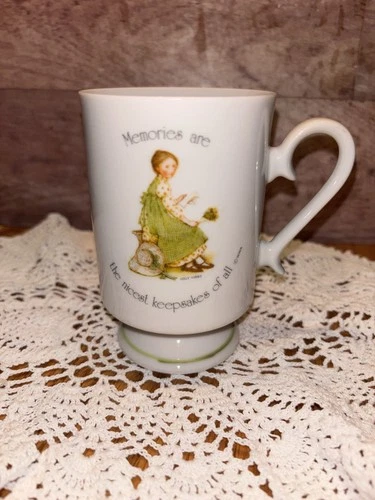 1970’s Holly Hobbie Mug. Memories are The Nicest Keepsakes Of Al