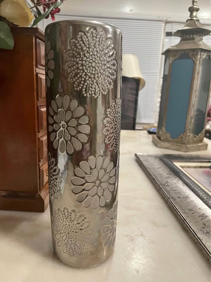 Lennon Vase