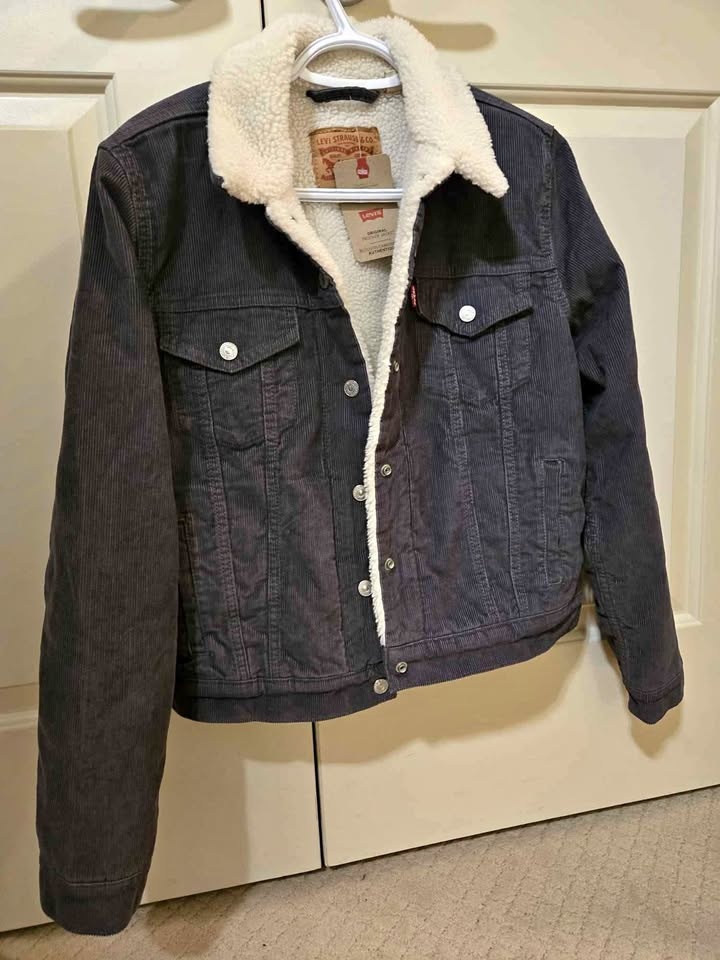 Brand New Levi's Women's Trucker Jacket