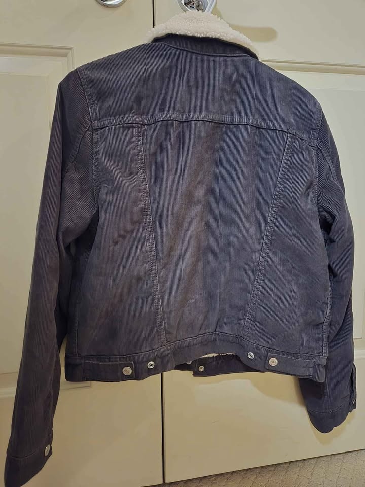 Brand New Levi's Women's Trucker Jacket - photo 2