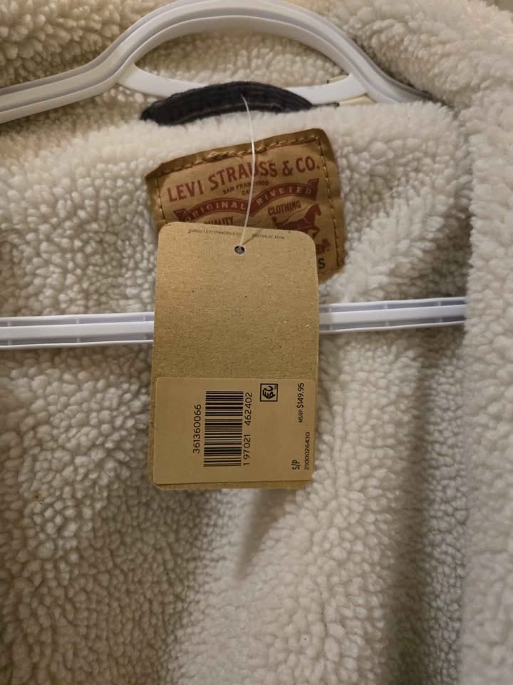 Brand New Levi's Women's Trucker Jacket - photo 3