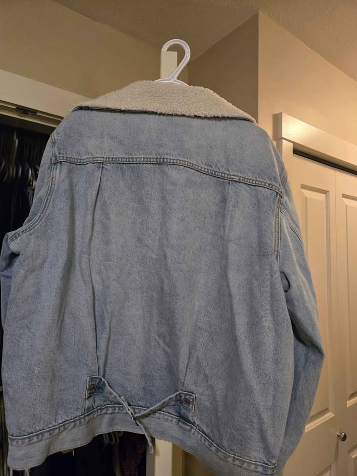 Brand New Levi's Mens Trucker Jacket - photo 2