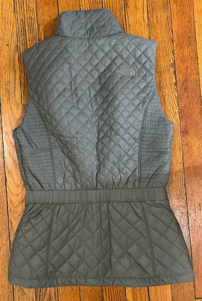 The North Face Women’s Grey Quilted Vest - SZ XS - photo 3