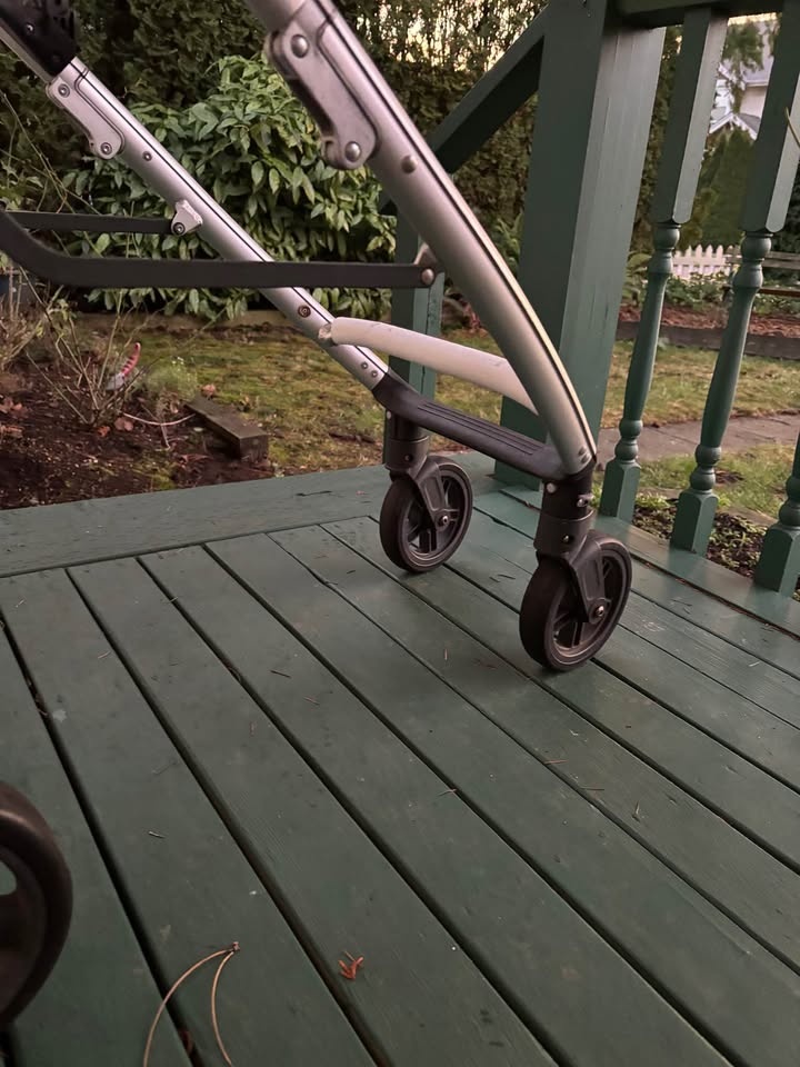 Uppababy Cruz Stroller Frame - photo 3