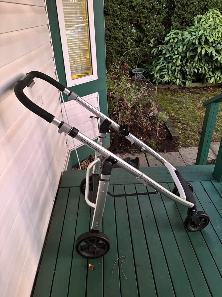 Uppababy Cruz Stroller Frame - photo 5