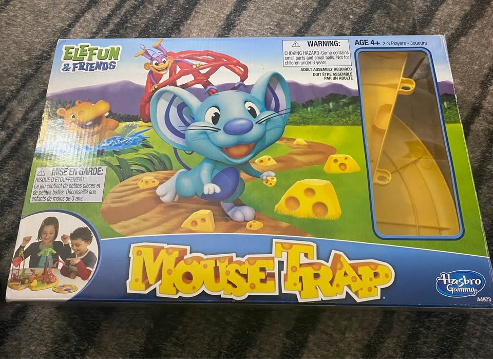 Four Board game bundle- Life, Clue Junior, Mousetrap, Blindfolde - photo 3