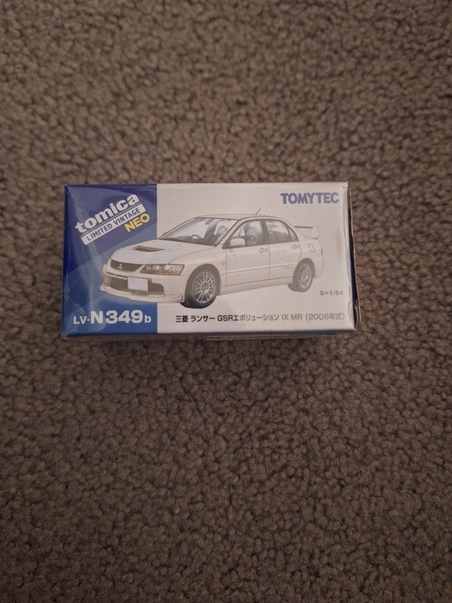 VINTAGE Tomica premium 1:64 Lancer evo 9