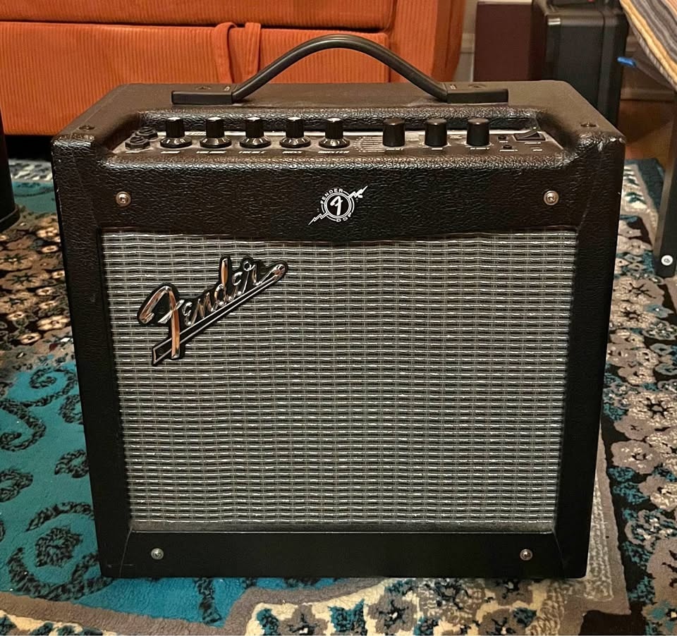 Fender Mustang I (v.2) Guitar Amplifier