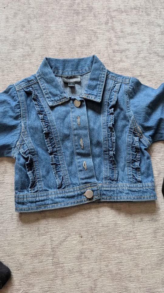 BNWT Denim Jacket 3T girls - photo 4