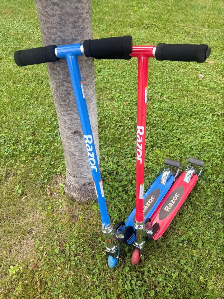Razor Spark Scooters - LED Wheels - (2) - photo 2