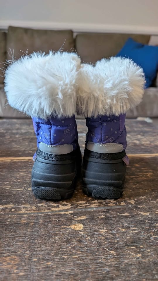 Size 5 LIKE-NEW Snow boots boy and girl - photo 5
