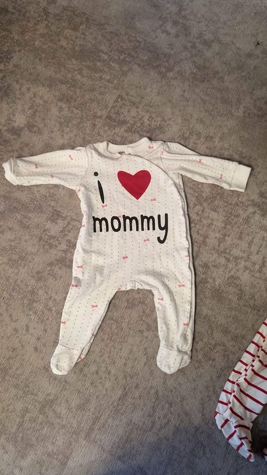 I love mommy, daddy sleepers 9m 12m - photo 2