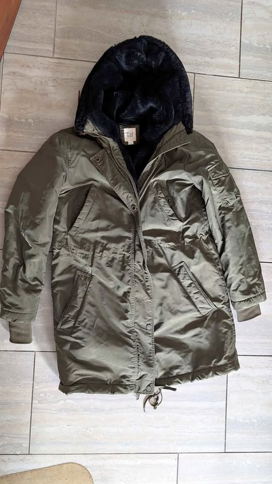 Gap Winter Jacket Women's Small