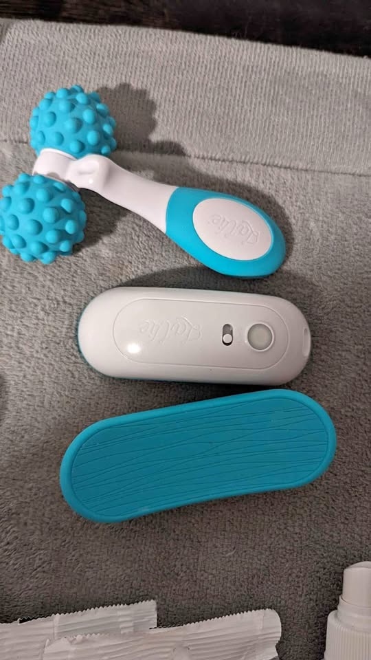 La Vie Breast Massager - Vibrate & Heat