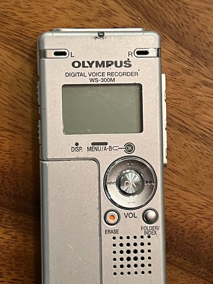 Olympus Digital Voice Recorder WS-300M - photo 2